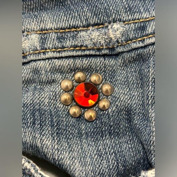 Miss Me Womens Denim Distressed Frayed Hem Jewel Stud Bermuda Shorts 29 - Picture 9 of 13